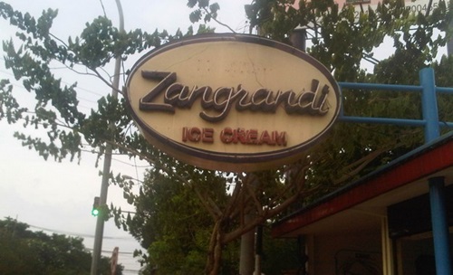 Kuliner-Surabaya-Zangradi-Ice-Cream