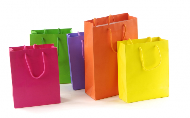 Shopping bag, sebagian wanita mengoleksinya dan pada saat menatanya adalah bagian yang paling susah untuk dilakukan. 