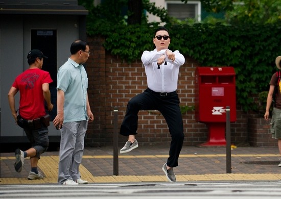 http://2.bp.blogspot.com/-tIgDEJLodZA/UFGVi-5NYYI/AAAAAAAAB74/3ZUMzailSAk/s640/psys-gangnam-style.jpeg