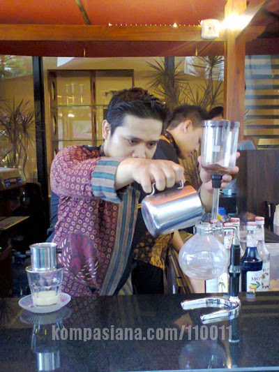 Warung Kopi Sidomuncul Hotel Tentrem Yogyakarta oleh Warung Kopi Sidomuncul Hotel Tentrem Yogyakarta oleh