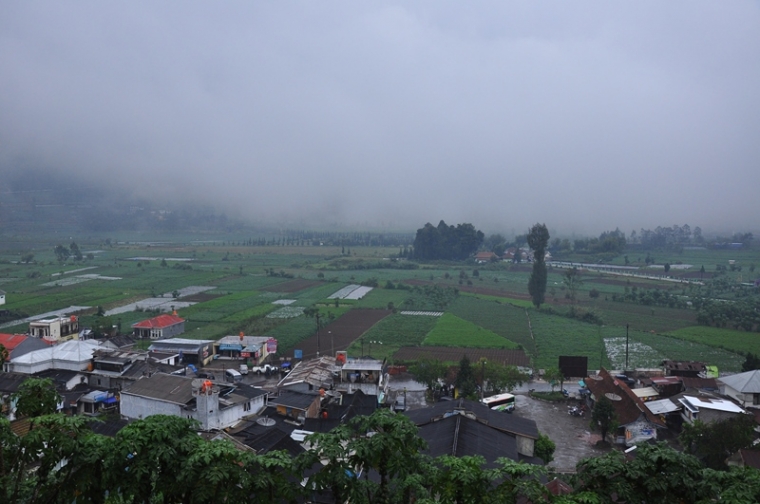 Pemandangan di Depan SMPN 2 Kejajar