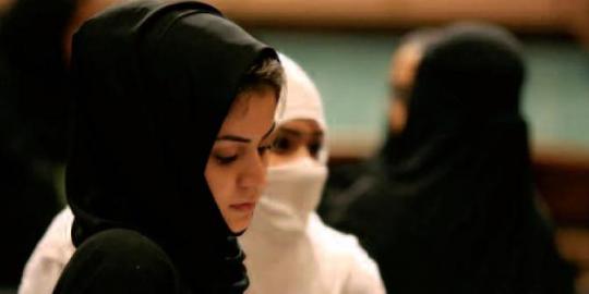 http://klimg.com/merdeka.com/i/w/news/2012/05/03/41606/540x270/wanita-saudi-sedang-doyan-tindik.jpg