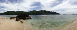 Pantai Selatan Pulau Kelapa