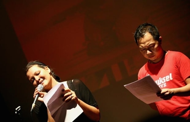 Melanie Subono dan Sandy Sandoro membacakan puisi tentang perdamaian (sinarharapan.com/Dedy Istanto)