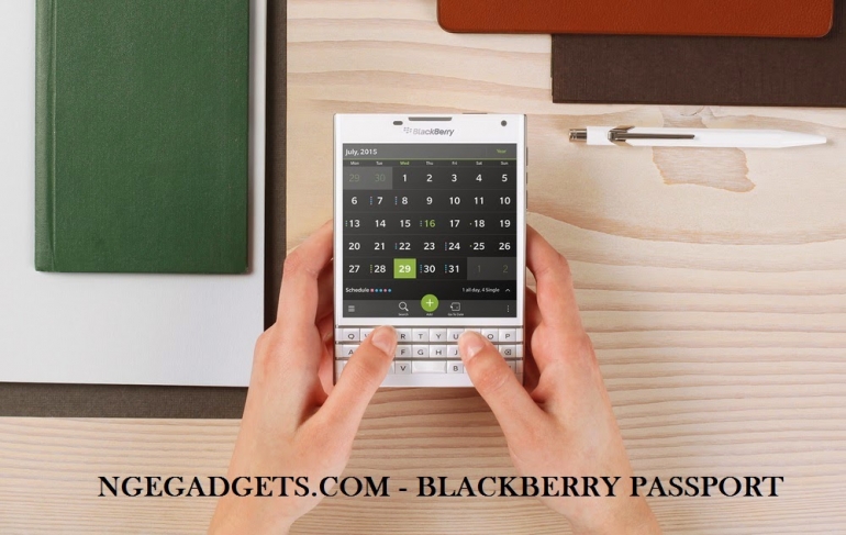 BlackBerry Passport Warna Putih, Harga Rp. 8,5 Juta