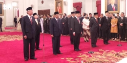 Sembilan anggota Wantimpres saat akan dilantik oleh Presiden Joko Widodo, di Istana Negara, Jakarta (sumber: kompas.com)