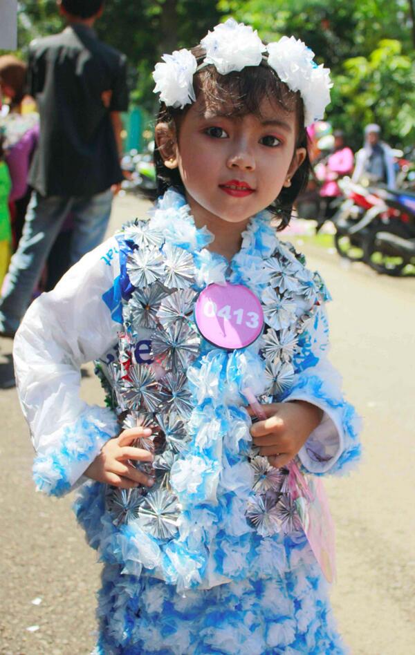 Baju Dari Bahan Daur Ulang Plastik fastidiouslimitation Baju Dari Bahan Daur Ulang Plastik fastidiouslimitation