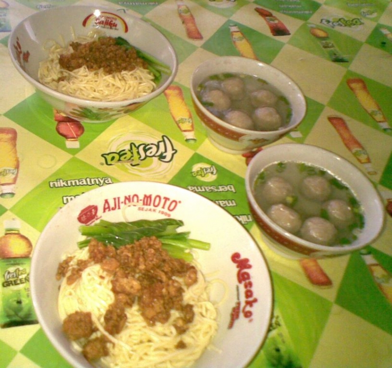 Menu Utama, Mie Pangsit Ayam 77 yg lembut