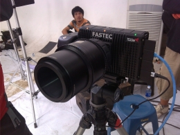 Wujud kamera Fastec TS3 Cine yang digunakan pada video klip ini