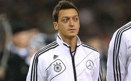 Arsenal's signing of classic No10 player Mesut Özil adds to the Premier League trend for putting faith in playmakers