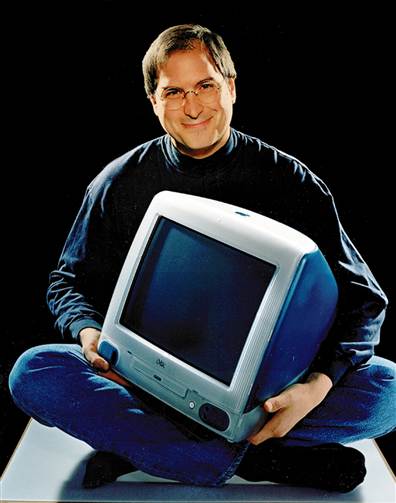 Steve Jobs dengan iMac Komputer 1998 (Moshe Brakha)