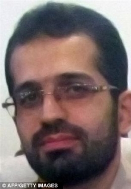 Mostafa Ahmadi-Roshan yang terbunuh dengan bom-magnet 