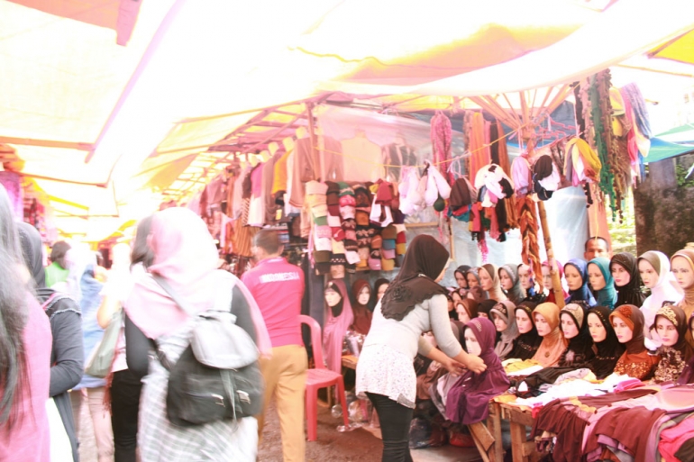 08-suasana-pasar-lereng