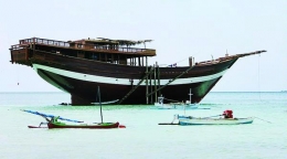 phinisi boat tanahberu