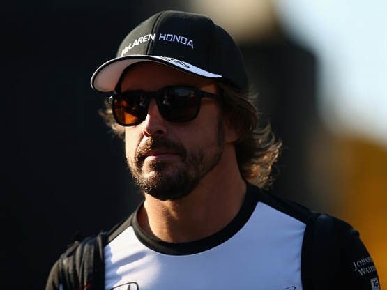 Jika saja Fernando Alonso bisa memutar kembali waktu. (Fox Sports / Getty Images)