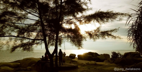 Sunset di Pantai Batu Kodok, Toboali; Sumber: Dokumentasi Peneliti