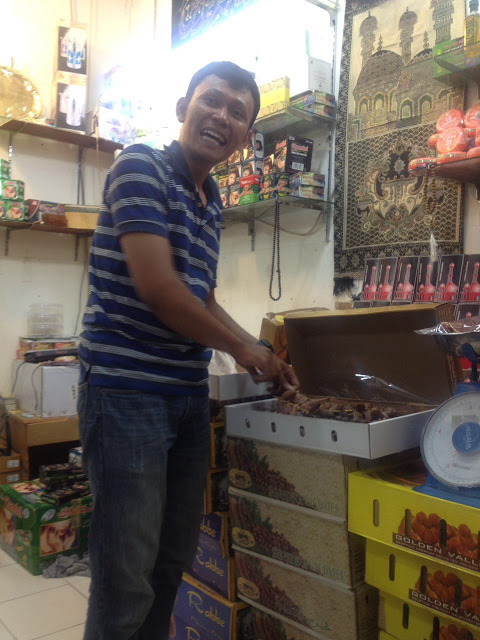David, pemilik toko Putera Kudus. (Foto: Ito)