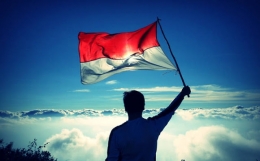 Sumber Gambar : http://warkopanime.fajar.co.id/sejarah-mengenai-bedirinya-bendera-merah-putih-indonesia/