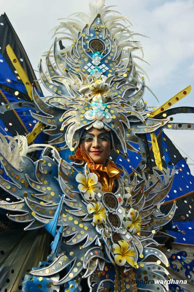 Megahnya Nusantara dalam Warna warni Karnaval Jogja Megahnya Nusantara dalam Warna warni Karnaval Jogja