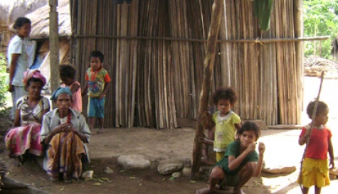 Kondisi kamp pengungsi eks Timor Timur di Atambua (Sumber gambar : www.tempo.co.id)