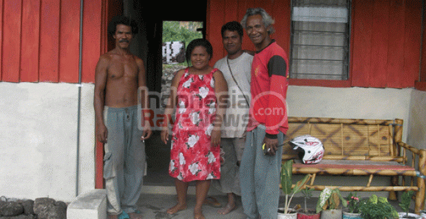 Hasan, salah seorang warga eks Timor Timur yang telah dapat bantuan rumah dari pemerintah