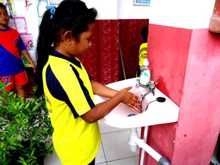 gratis unduh gambar animasi Saatnya Perilaku Hidup Bersih Dan Sehat Diterapkan Di Rumah Dan Terbaru