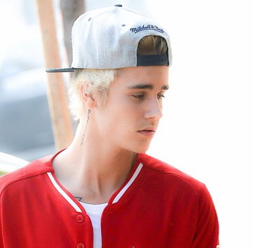 Foto Cowok Dari Belakang Pake Topi Foto Cowok Dari Belakang Pake Topi