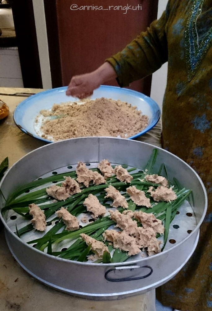 Kampretjebul3 Falsafah Kebersamaan Dalam Sekepal Kue Itak Poul Poul Halaman All Kompasiana Com