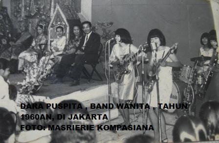 Mengintip Artis Jadul Dari Album Koleksi Pribadi oleh Mengintip Artis Jadul Dari Album Koleksi Pribadi oleh