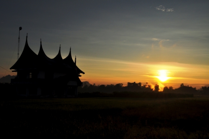 Mengunjungi Bukittinggi Menikmati Panorama Dan Kesejukan Mengunjungi Bukittinggi Menikmati Panorama Dan Kesejukan