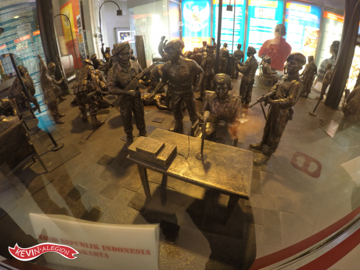 Diorama sejarah Pak Harto | Foto: Kevinalegion