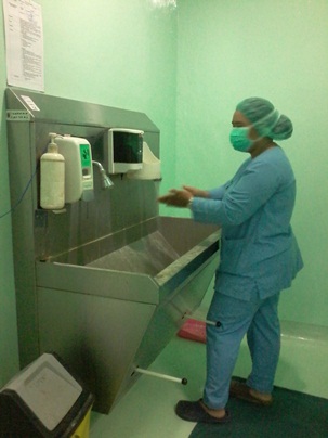 Kamar Operasi OK Mengamati Sepenuh Hati oleh Rinta Kamar Operasi OK Mengamati Sepenuh Hati oleh Rinta