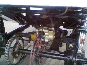 Anggota Polisi Modifikasi  Sepeda Motor  Jadi Austin 1926  Anggota Polisi Modifikasi  Sepeda Motor  Jadi Austin 1926