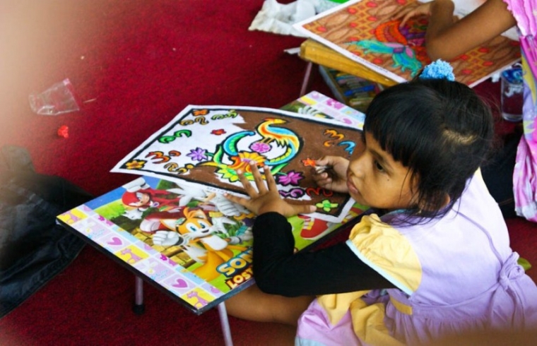 Warna warni Batik dalam Imajinasi Anak Indonesia Halaman Warna warni Batik dalam Imajinasi Anak Indonesia Halaman